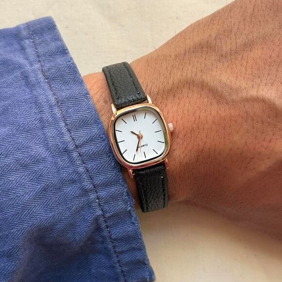 Other - y2k style cute black leather quartz luxury classy watch